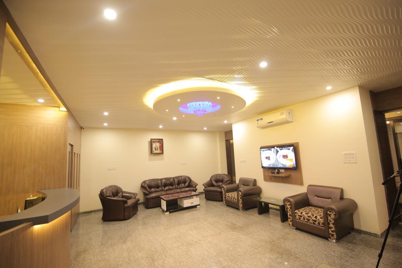 לקנאו Saubhagya Inn International מראה חיצוני תמונה