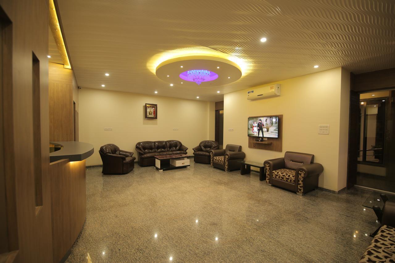 לקנאו Saubhagya Inn International מראה חיצוני תמונה
